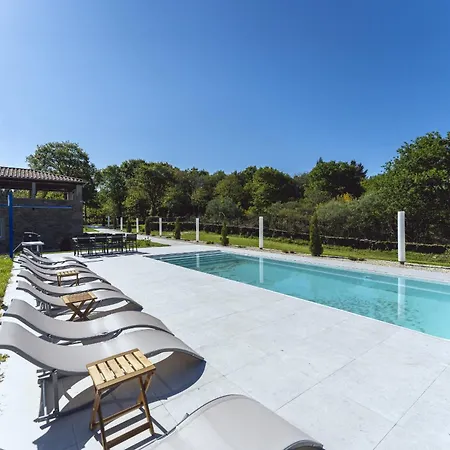 Reverence Fufin Monterroso